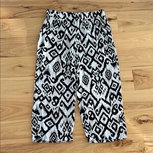 Philosophy Black & White Flowy Breathable Pants Size PL/TPG